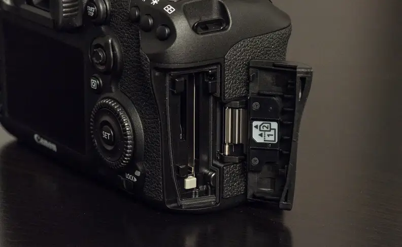 The 7D Mark II can take either SD or CompactFlash cards, giving you plenty of options for recording photos and videos.