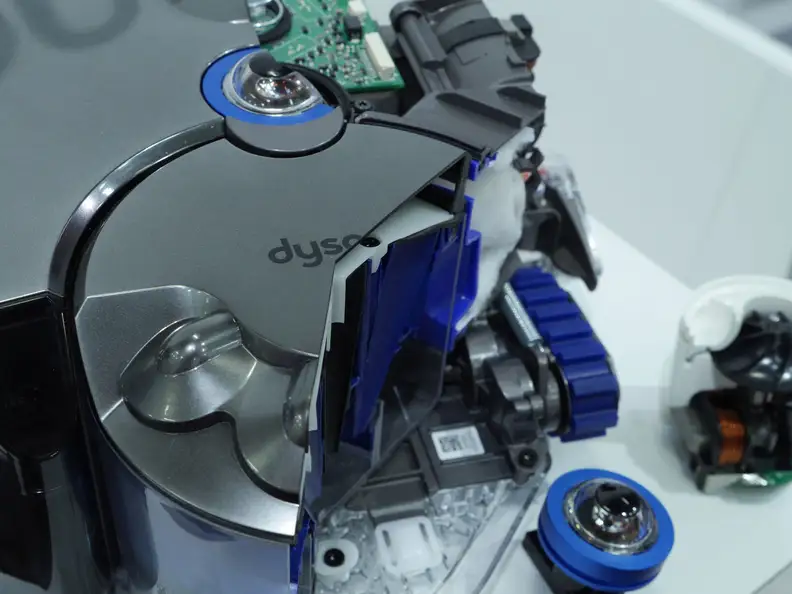 Dyson 360 Eye inside cutaway