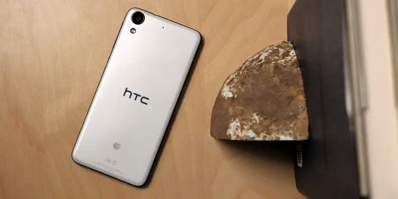 HTC's Desire keeps its design simple—a little too simple, unfortunately.