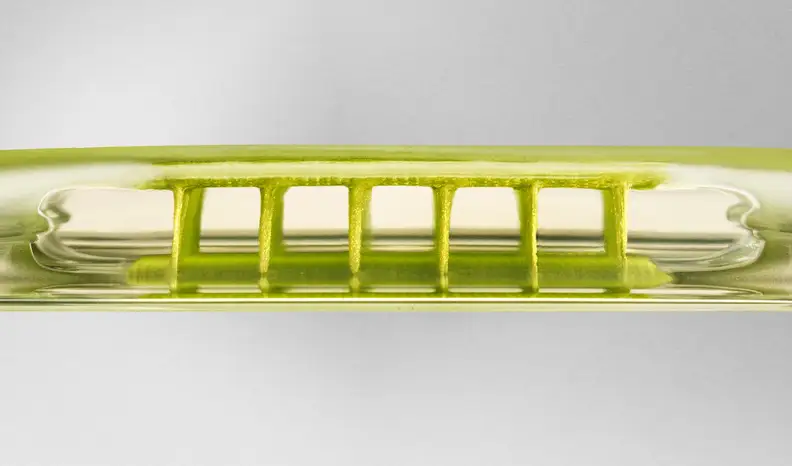 Animated .gif of Nike's Zoom technology and tensile fabrics.