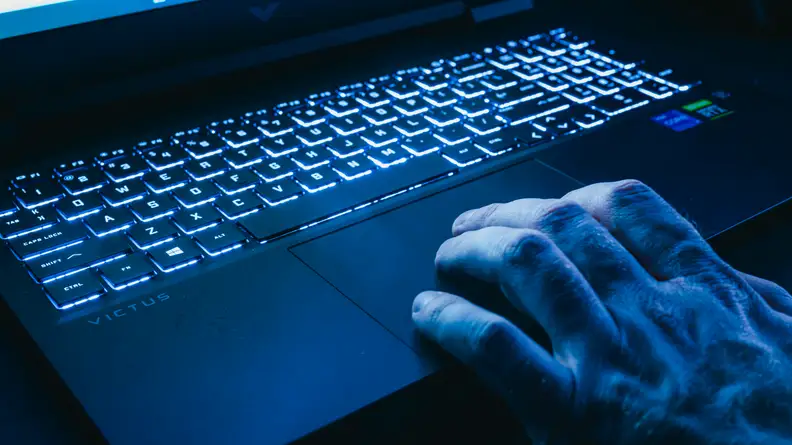 Person uses trackpad