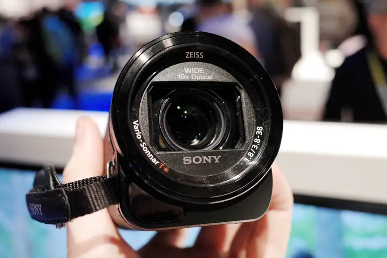 Sony 4K Handycam FDR-AX33 First Impressions Review - Reviewed