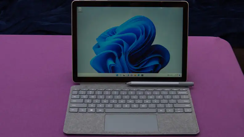 Stylus lies on laptop