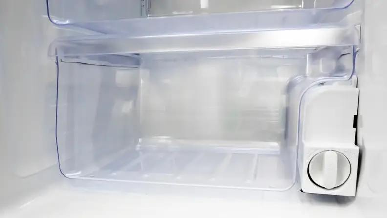 The water filter limits space in the bottom crisper