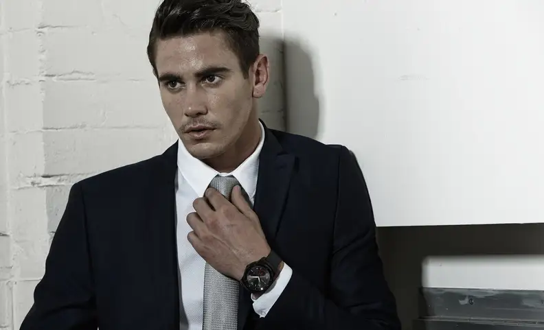 The G Watch R's round face should better appeal to consumers who want a smartwatch that looks like a watch.