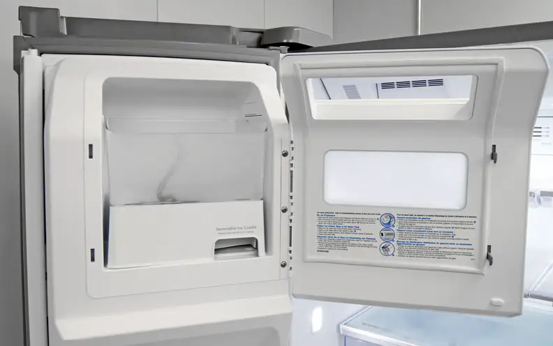 The Kenmore 72383's icemaker bin itself is easy to remove for access to bulk ice.