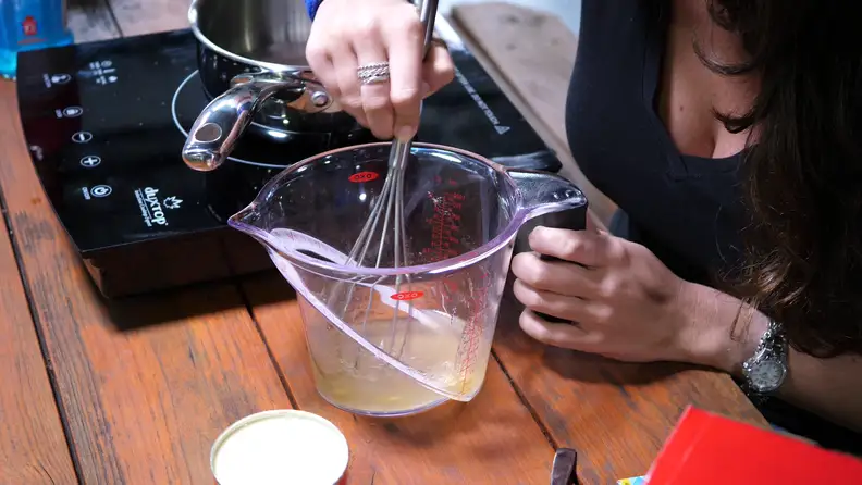 Stirring gelatin
