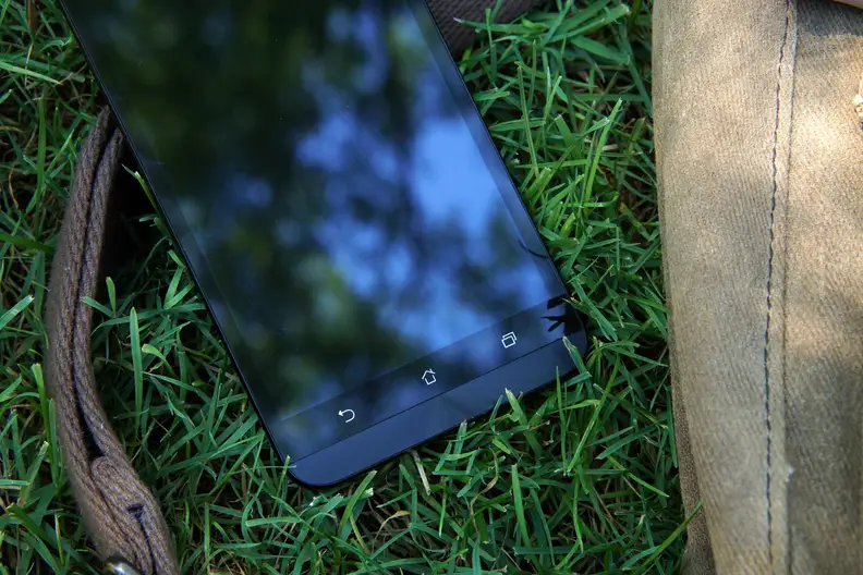 Front of the Asus ZenFone 2