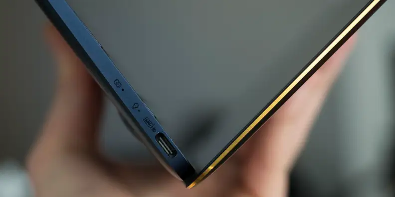 Asus ZenBook 3 Single Port