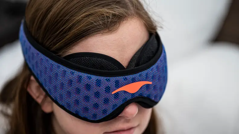 the manta pro on sara's face, you can see it is squeezing her skin slightly