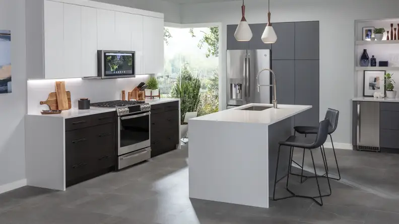 The GE Kitchen Hub can stream what you're cooking to friends and instructors to up your cuisine game.