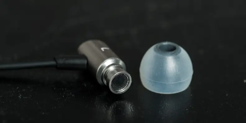 A photo of the RHA Audio S500i.