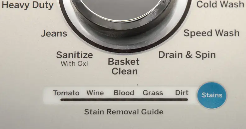 A stain guide helps automatically adjust the washer to the right settings.