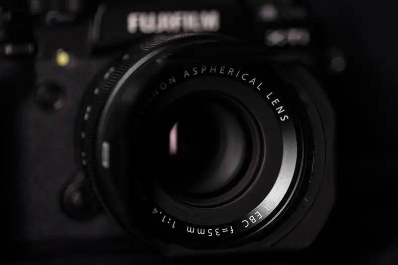 The wide f/1.4 maximum aperture creates beautifully shallow depth of field and allows for clear shots in dim light.