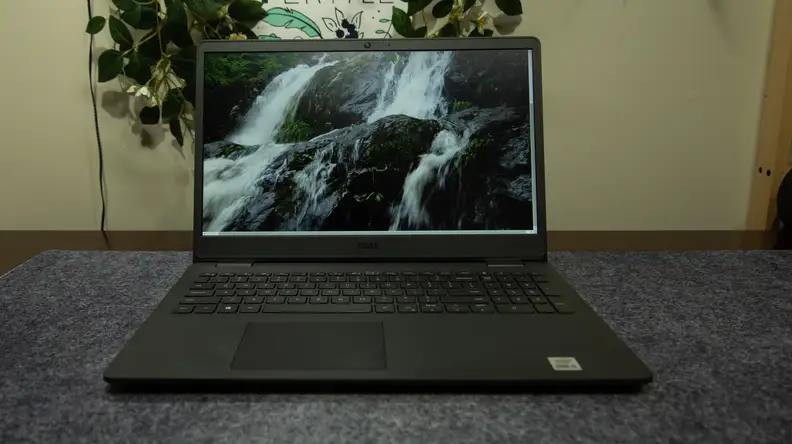 A picture of the laptop straight-ahead