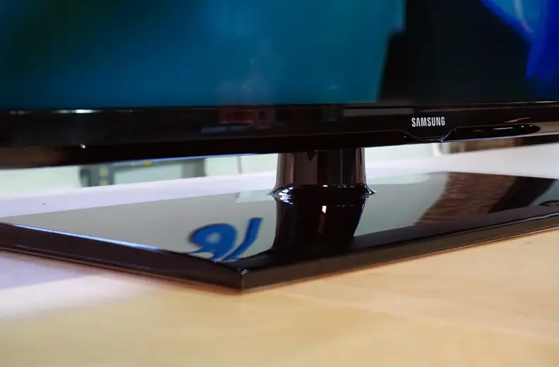 Samsung UN40H6203 stand