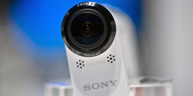 A photograph of the Sony Action Cam FDR-X1000V's front.