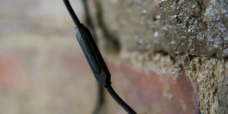 A photo of the V-Moda Crossfade LP-2.
