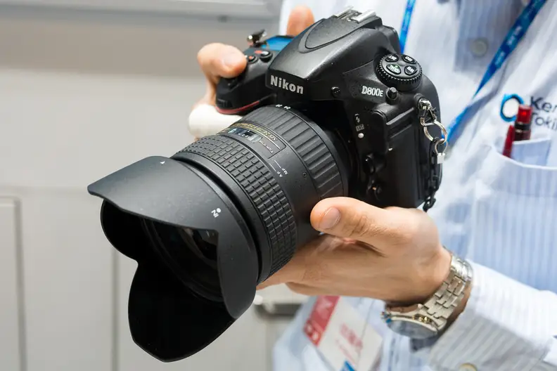 Tokina AT-X 24–70mm f/2.8 PRO – In the Hand