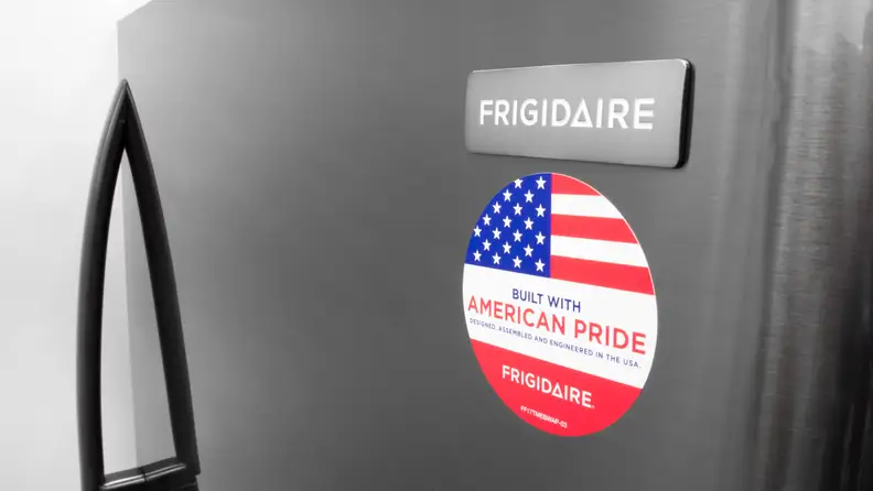 Frigidaire FFTR1821TD refrigerator