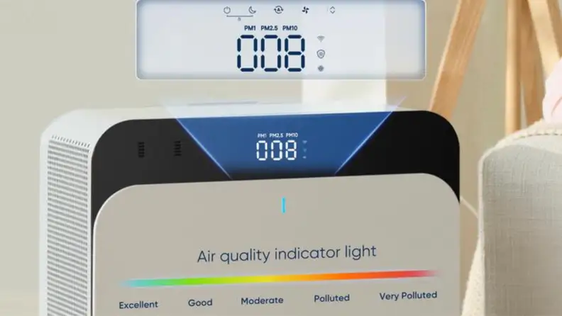 air quality indicator display screen on black and white Blueair Classic Pro CP7i air purifier.