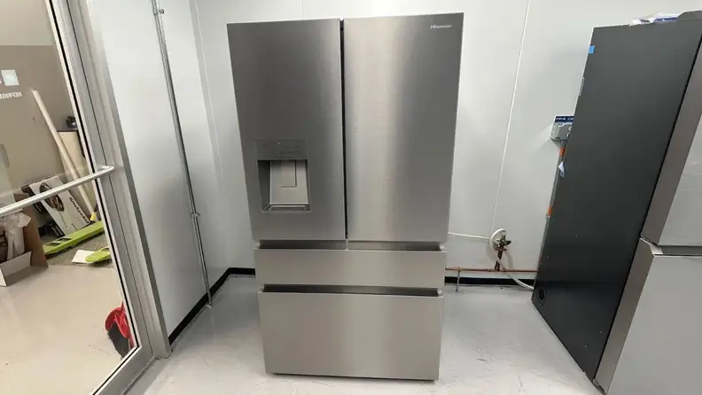 The Hisense HRM260N6TSE sits in the fridge testing lab.