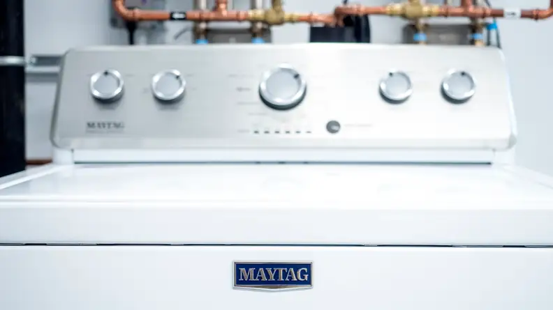 This Maytag is simple to use. Set the knobs, and press the button to start it.