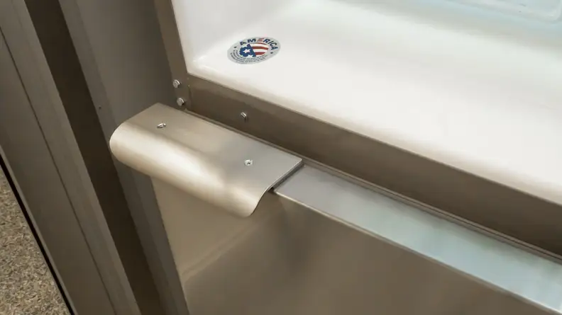 Whirlpool WRB119WFBM freezer handle