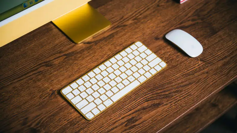 Overhead of the Magic keyboard and mouse