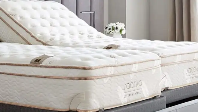 Close up of two Saatva mattresses on display.