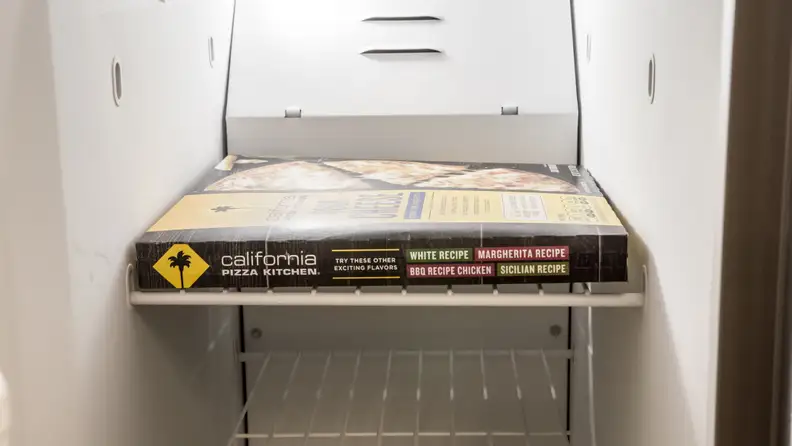 Room for large frozen pizza