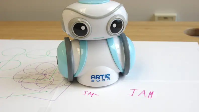 It took me a couple of tries to work out the correct angles so that Artie 3000 could write the word "JAM".
