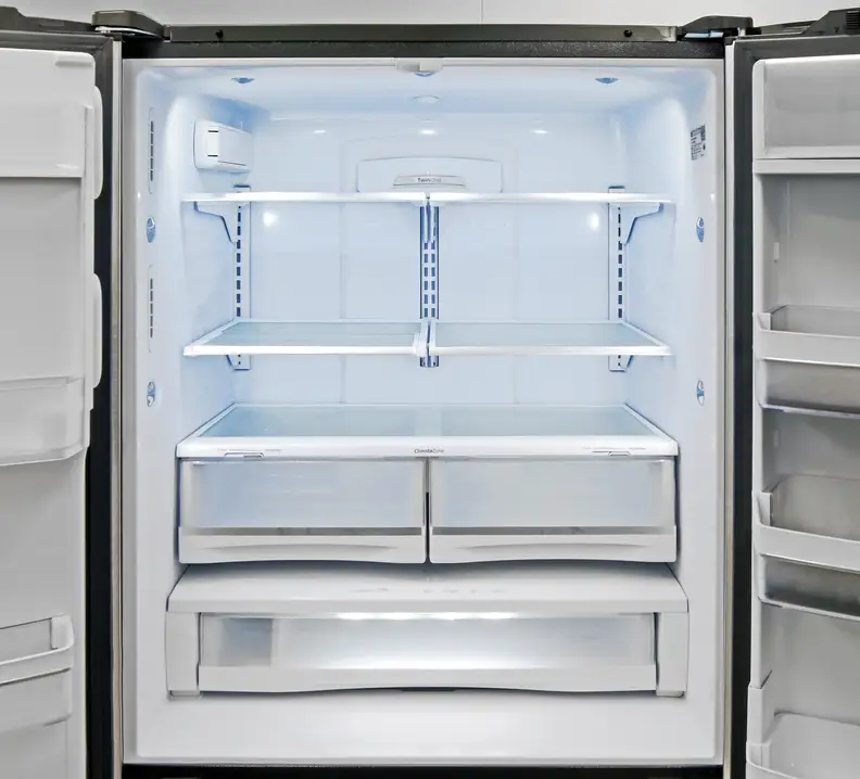 Lots of internal space make the GE Profile PFE28RSHSS a great fridge for large families.