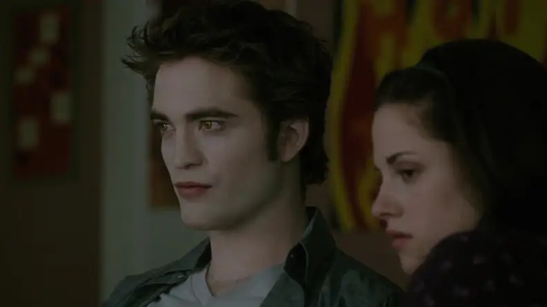 Bella (Kristen Stewart) and Edward (Robert Pattinson) in Twilight: New Moon.