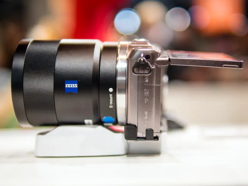 The flip-up LCD makes it easy to get your camera nice and low, but the same advantage isn't conferred to shooting up high.