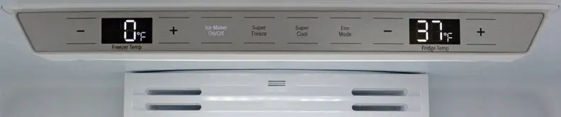 With so few features, the control panel is very straightforward. The 81SNS puts the console in the fridge; the 80SNS keeps it out on the door.