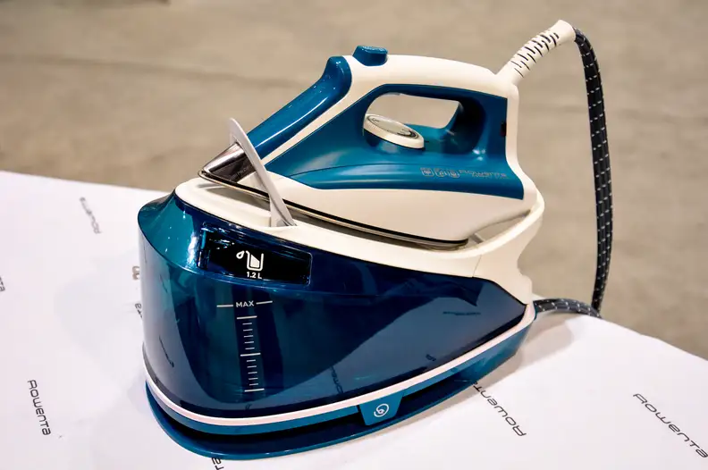 Rowenta DG7530 Compact Steam Station