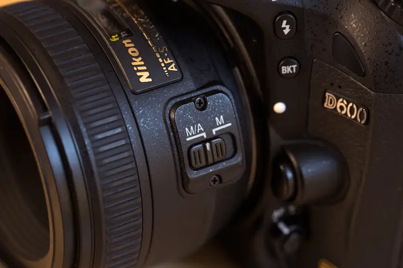 Like other G-series primes, the 50mm f/1.4 includes a M/A mode that lets you override the autofocus motor with manual adjustments.