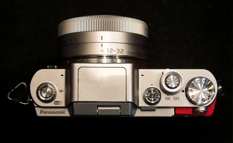 Panasonic Lumix GF7 – Top View
