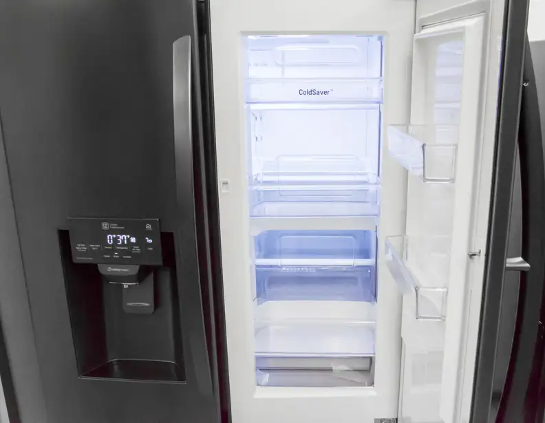 The door-in-door feature makes it convenient to grab what you want
