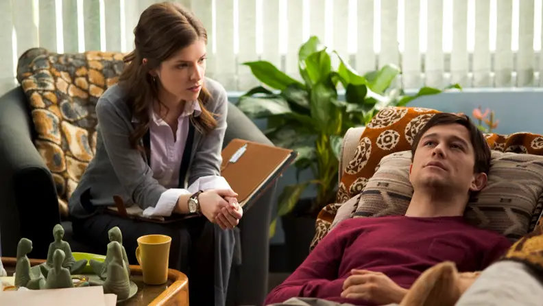 In the film Fifty-Fifty, actor Joseph Gordon-Levitt lies on his back next to his therapist, played by Anna Kendrick.