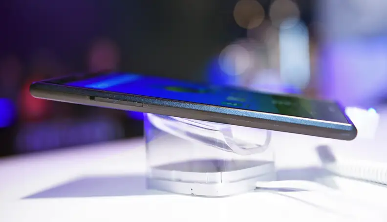 The Grand X Max+ has a simple, unshowy finish and a surprisingly thin and light design.