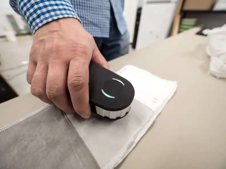Our photospectrometer is able to detect the slightest change in a fabric's color.