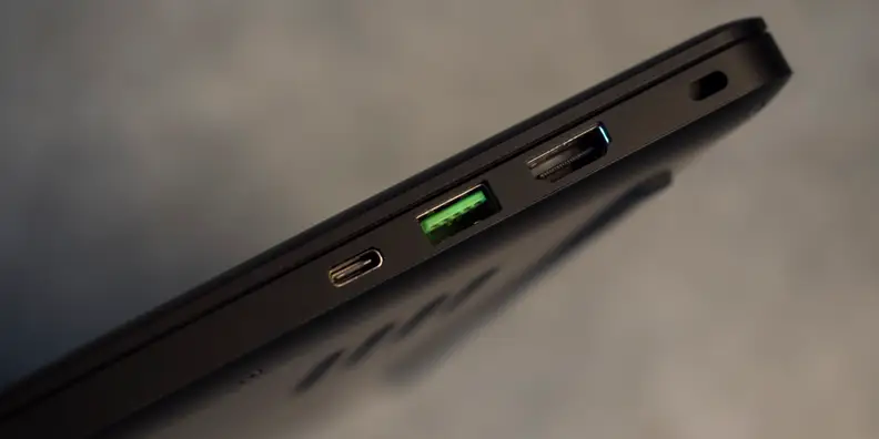 Razer Blade 2016 Right Ports