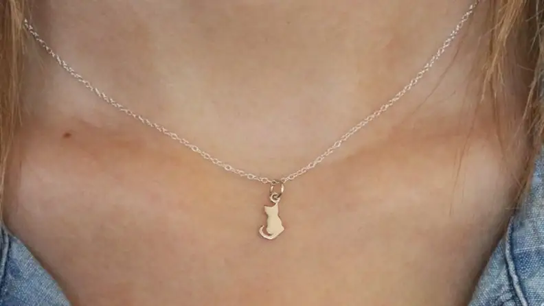 How precious is this tiny cat pendant?
