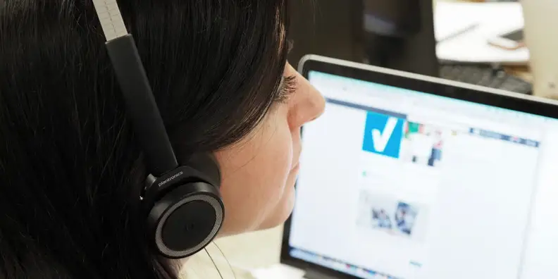 Plantronics Backbeat Sense In-Use