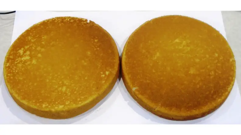 The test cakes baked consistently