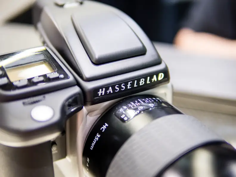The H5D-50C has a 50MP CMOS sensor.