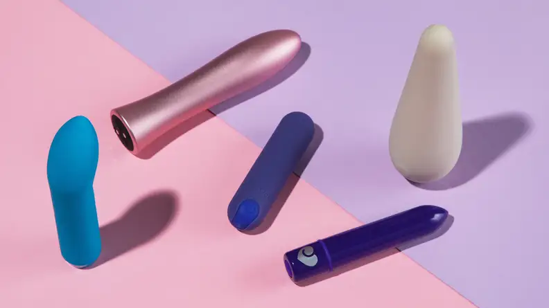 A collection of the best bullet vibrators including the PlusOne bullet vibrator​, the Maude Vibe, the Lovehoney Magic Bullet, the Femme Funn Bougie Bullet and the Je Joue G-Spot Bullet Vibrator for Intense Pleasure on a pink and purple background.