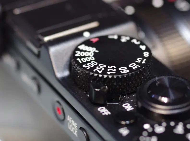 The LX100 uses dedicated shutter speed, aperture, and exposure compensation dials for controlling exposure.